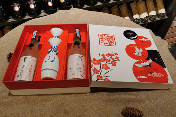 Hộp quà sake Daiginjo Goldmedal 720ml - 1%ABV