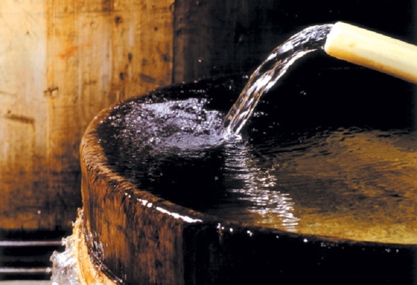 Nước - Thành phần quan trọng trong sản xuất rượu Sake