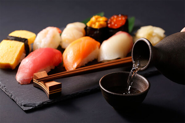 Có nên thưởng thức rượu Sake và Sushi không?