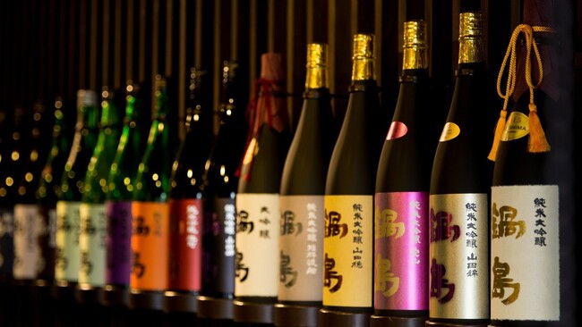 Tại sao rượu sake thường có màu tối?